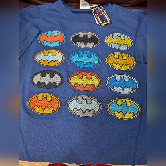 Batman embroidered tshirt - Picture 4 of 7